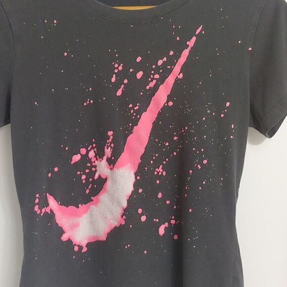 Nike Dri-Fit Women's Short Sleeve Tee Size M Grey Pink - Picture 2 of 7